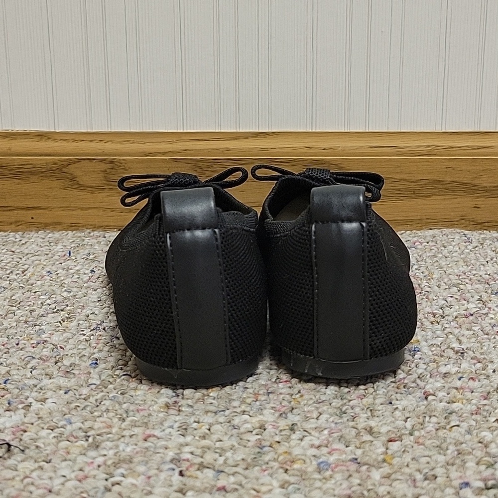 Tahari Athens Black Vegan Upper Fabric Flats Sz 7.5 Office Business lightweight - Picture 3 of 7